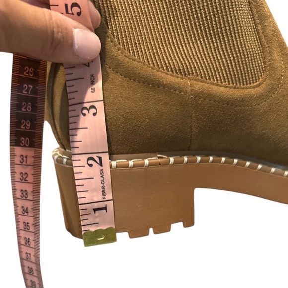 Dolce Vita NWOT Tan Suede Boots with Chunky Sole - Picture 4 of 4